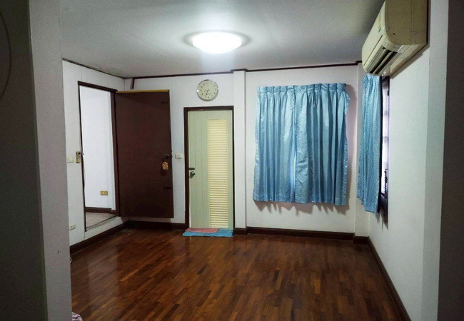 ขายบ้านเดี่ยว หมู่บ้านเบญจรงค์ รามคำแหง 178 เนื้อที่ 75 ตร.ว. 2 ชั้น 5 นอน 5 น้ำ