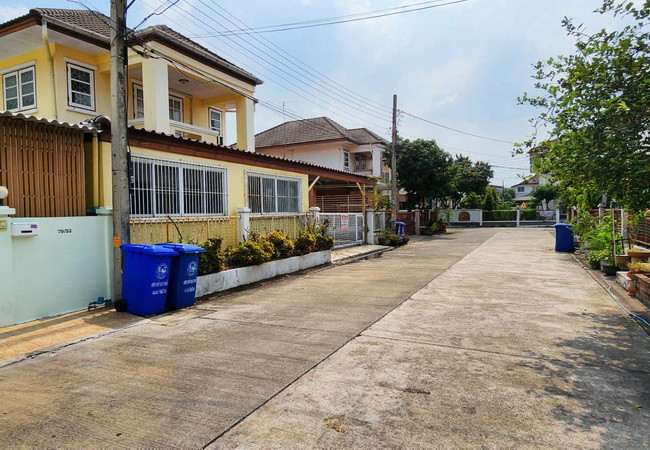 ขายบ้านเดี่ยว หมู่บ้านลภาวัน 9 ถนนชัยพฤกษ์ เนื้อที่ 52.5 ตร.ว. 2 ชั้น 3 นอน 2 น้ำ