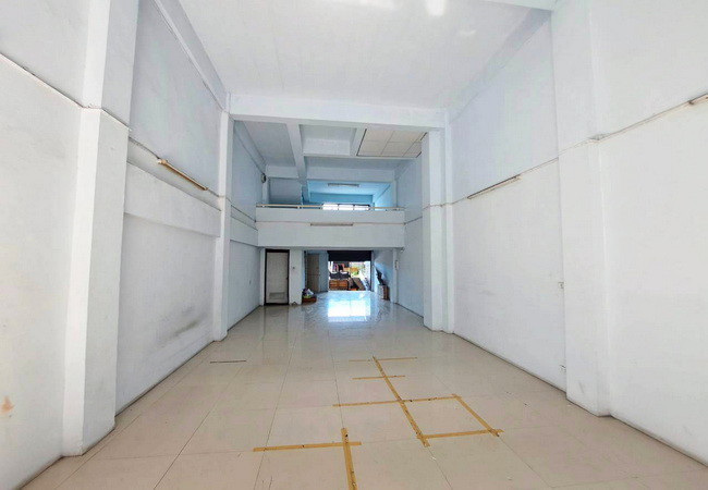 ขายอาคารพาณิชย์ โครงการบางพลีซิตี้ ซอยบางปลา 20 เนื้อที่ 19 ตร.ว. 2 ห้องน้ำ ทำเลดีมาก