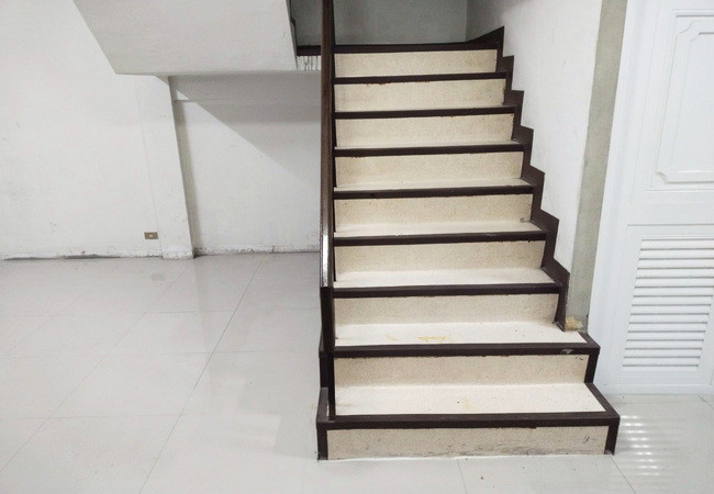 ขายทาวน์เฮ้าส์ หมู่บ้านรินทร์ทอง รามคำแหง 190 เนื้อที่ 22.5 ตร.ว. 3 ชั้น 4 นอน 3 น้ำ