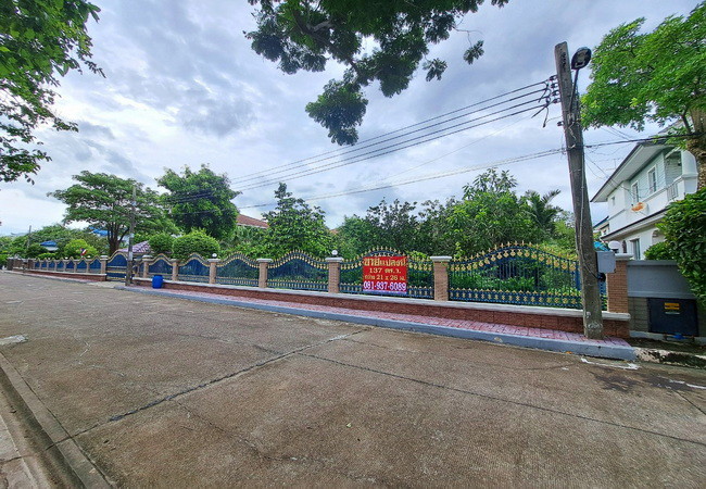 ขายที่ดิน หมู่บ้านนันทวัน รามอินทรา-วัชรพล เนื้อที่ 137 ตร.ว. แปลงสวย ถมแล้ว