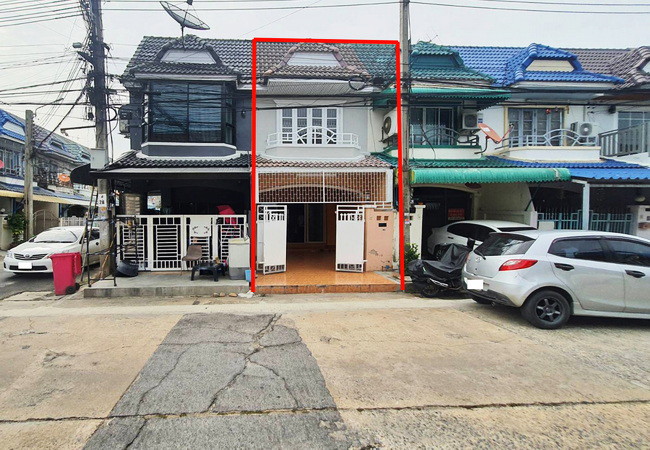 ขายทาวน์เฮ้าส์ หมู่บ้านมนวดีพาร์ค อำเภอบางบัวทอง นนทบุรี เนื้อที่ 16 ตร.ว. 2 ชั้น 3 นอน 2 น้ำ