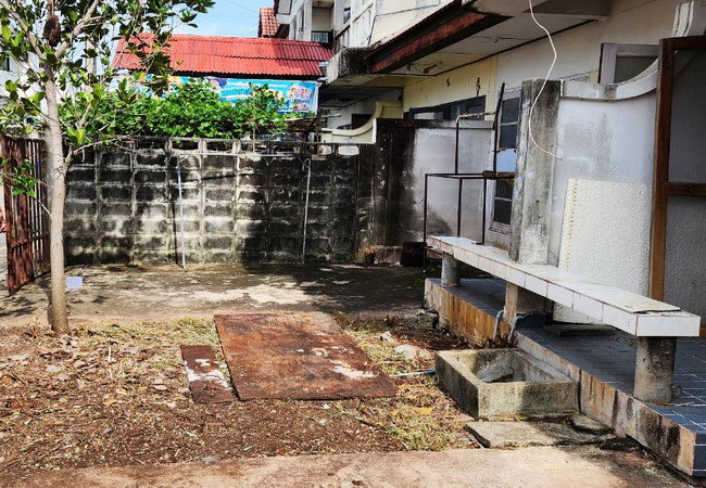 ขายทาวน์เฮ้าส์ หมู่บ้านสวนสุทธิดา คลอง 5 คลองหลวง ปทุมธานี เนื้อที่ 18 ตร.ว. 2 ชั้น 2 นอน 2 น้ำ