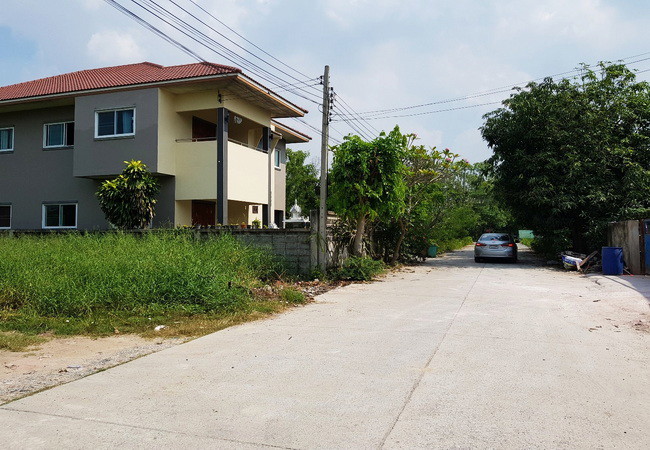 ขายที่ดิน 130 ตร.ว. ซอยเลียบคลองนายหลีก ใกล้วัดลาดปลาดุก อำเภอบางบัวทอง นนทบุรี