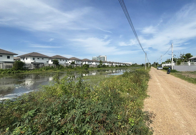 ขายที่ดิน 880.8 ตร.ว. ซอยสาลี่อินจัน ถนนลำลูกกา ตำบลลาดสวาย อำเภอลำลูกกา ปทุมธานี