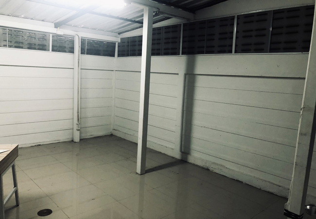 ขายโฮมออฟฟิศ หมู่บ้านซิลค์ทาวน์ สายไหม เนื้อที่ 24 ตร.ว. 3.5 ชั้น 3 นอน 3 น้ำ ทำเลดี
