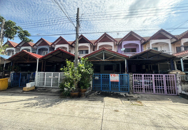 ขายทาวน์เฮ้าส์ หมู่บ้านวโรชา 5 บางบ่อ สมุทรปราการ เนื้อที่ 20 ตร.ว. 2 ชั้น 2 นอน 2 น้ำ