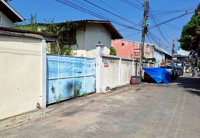 ขายที่ดิน 349 ตร.ว. ซอยเพชรเกษม 39/4 ถนนเพชรเกษม บางแค กรุงเทพ พร้อมสิ่งปลูกสร้าง