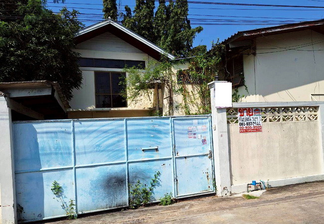 ขายที่ดิน 349 ตร.ว. ซอยเพชรเกษม 39/4 ถนนเพชรเกษม บางแค กรุงเทพ พร้อมสิ่งปลูกสร้าง
