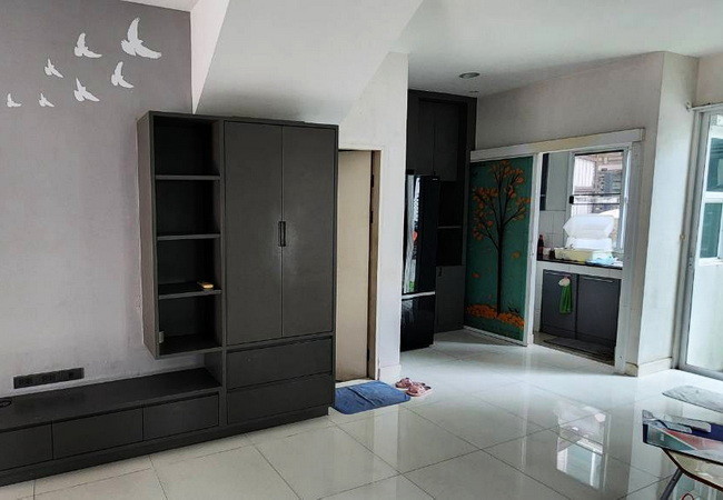 ขายทาวน์เฮ้าส์ หมู่บ้านกลางเมือง พิบูลสงคราม เนื้อที่ 28.3 ตร.ว. 3 ชั้น 3 นอน 3 น้ำ
