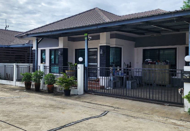 ขายบ้านเดี่ยว หมู่บ้านเอพลัส การ์เด้นโฮม เนื้อที่ 54 ตร.ว. 1 ชั้น 3 นอน 2 น้ำ