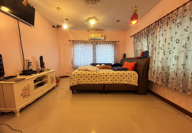 ขายบ้านเดี่ยว หมู่บ้านรุ่งอรุณวิลล์ ซอยวัดส้มเกลี้ยง เนื้อที่ 55.5 ตร.ว. 2 ชั้น 3 นอน 3 น้ำ