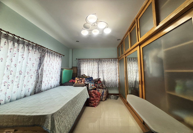 ขายบ้านเดี่ยว หมู่บ้านรุ่งอรุณวิลล์ ซอยวัดส้มเกลี้ยง เนื้อที่ 55.5 ตร.ว. 2 ชั้น 3 นอน 3 น้ำ