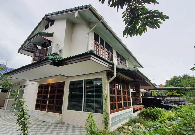 ขายและให้เช่าบ้านเดี่ยว หมู่บ้านราชตฤณมัย พหลโยธิน เนื้อที่ 106 ตร.ว. 2 ชั้น 4 นอน 4 น้ำ