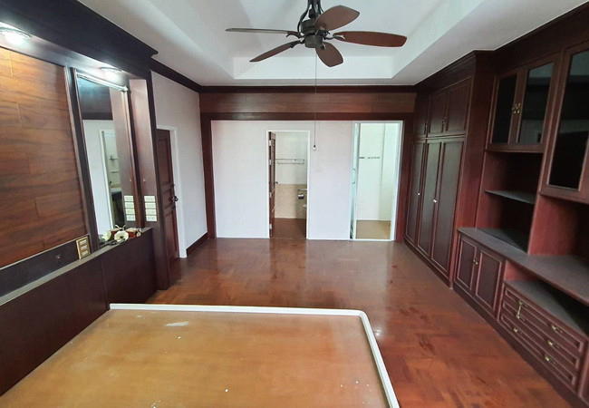 ขายและให้เช่าบ้านเดี่ยว หมู่บ้านราชตฤณมัย พหลโยธิน เนื้อที่ 106 ตร.ว. 2 ชั้น 4 นอน 4 น้ำ