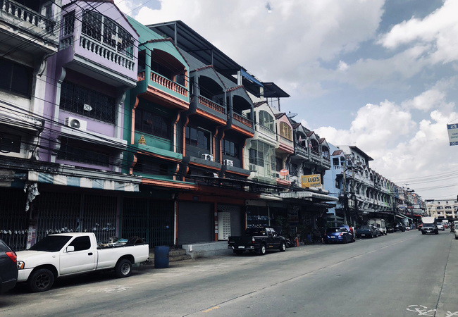 ขายอาคารพาณิชย์ หมู่บ้านดีเค บางบอน เนื้อที่ 26.1 ตร.ว. 3.5 ชั้น 2 น้ำ ติดถนนเมนโครงการ