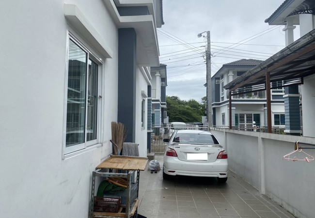 ขายบ้านแฝด หมู่บ้านพรหมศิริ เพชรเกษม 77 เนื้อที่ 33.6 ตร.ว. 2 ชั้น 3 นอน 3 น้ำ