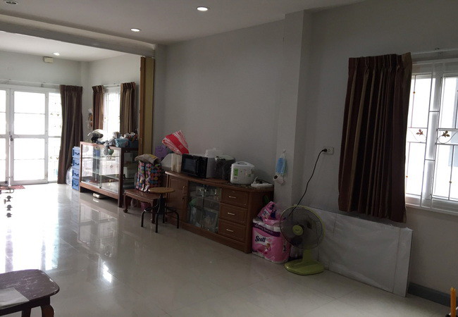 ขายบ้านแฝด หมู่บ้านพรหมศิริ เพชรเกษม 77 เนื้อที่ 33.6 ตร.ว. 2 ชั้น 3 นอน 3 น้ำ