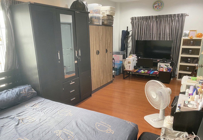 ขายบ้านแฝด หมู่บ้านพรหมศิริ เพชรเกษม 77 เนื้อที่ 33.6 ตร.ว. 2 ชั้น 3 นอน 3 น้ำ