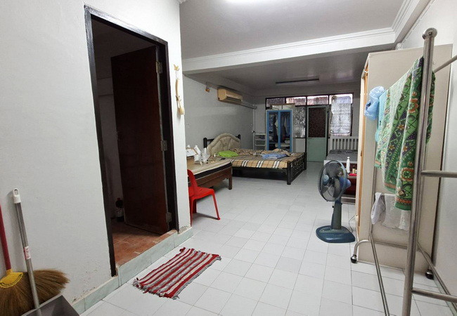 ขายอาคารพาณิชย์ ปากซอยรามอินทรา 109 ติดถนนรามอินทรา เนื้อที่ 48 ตร.ว. 2 คูหา