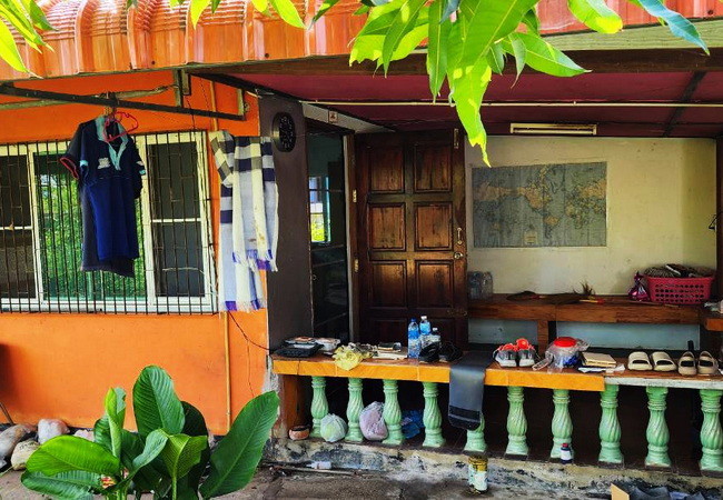 ขายบ้าน คลองนครเนื่องเขต 1 ถนนสุวินทวงศ์ อำเภอเมือง ฉะเชิงเทรา เนื้อที่ 200 ตร.ว. 2 นอน 3 น้ำ