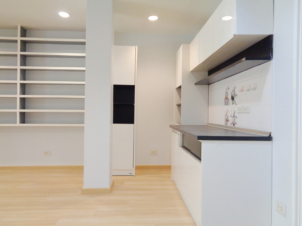 🚩 บ้านรีโนเวท ทาวน์โฮม 3 ชั้น หลังใหญ่ โครงการ เดอะ รีโน่ นวมินทร์ ติดห้างโลตัสนวมินทร์