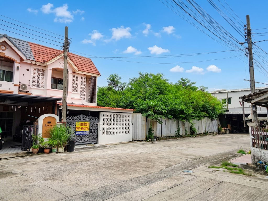 🚩 ทาวน์เฮ้าส์หลังริม สุขาภิบาล 5 ซอย 45 สายไหม หลังใหญ่ รีโนเวทใหม่ทั้งหลัง