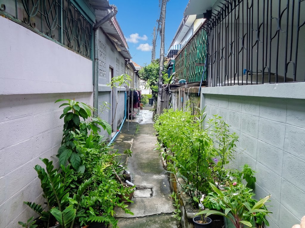🏡 ขาย ทาวน์เฮ้าส์รีโนเวทใหม่ สวยหรู ไม่มีเสาไฟฟ้าหน้าบ้าน ใกล้ซาฟารีเวิลด์