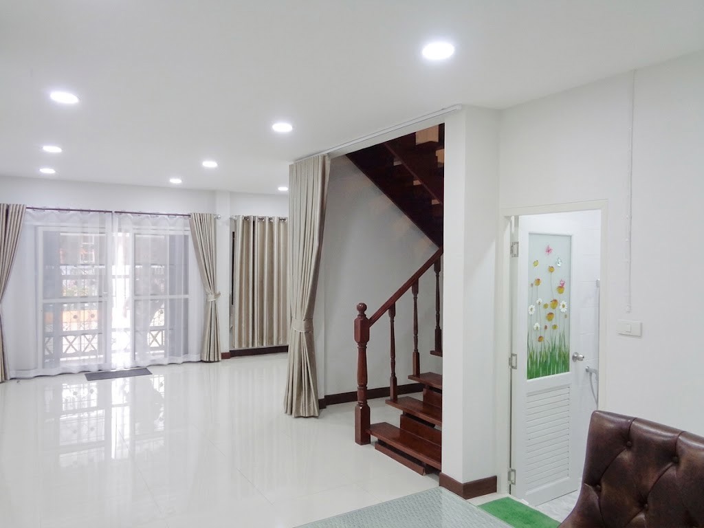 🏡 ขาย ทาวน์เฮ้าส์รีโนเวทใหม่ สวยหรู ไม่มีเสาไฟฟ้าหน้าบ้าน ใกล้ซาฟารีเวิลด์