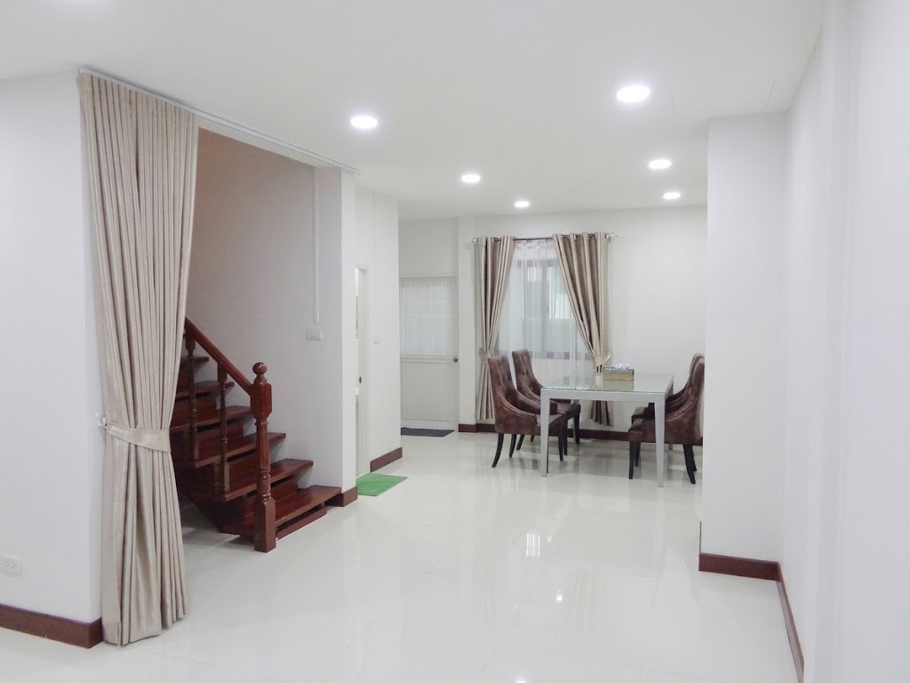 🏡 ขาย ทาวน์เฮ้าส์รีโนเวทใหม่ สวยหรู ไม่มีเสาไฟฟ้าหน้าบ้าน ใกล้ซาฟารีเวิลด์