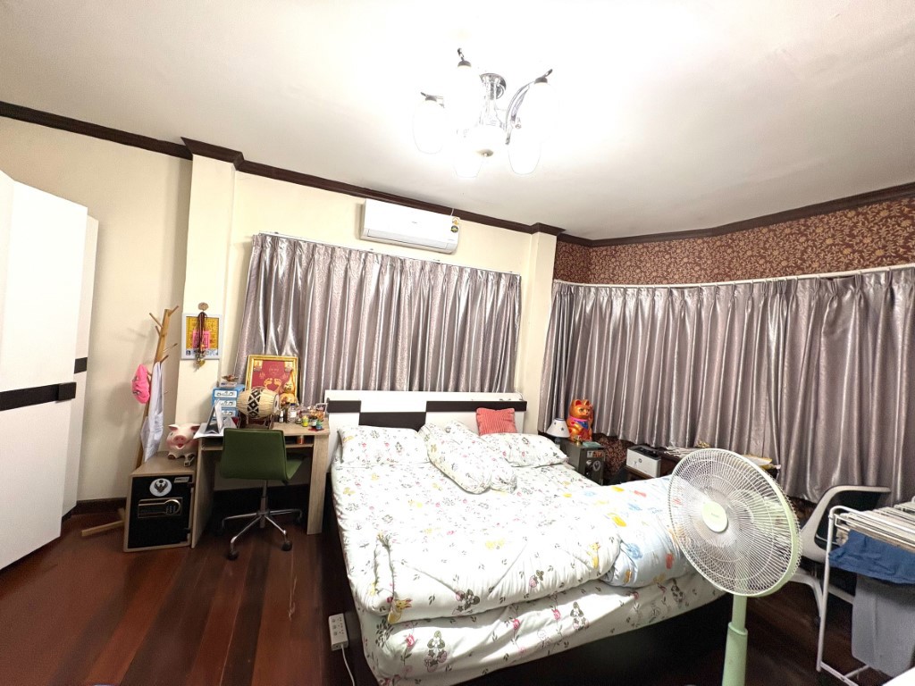 ขายถูกมาก!! บ้าน 2 ชั้น พร้อมห้องเช่า 10 ห้อง อ.องครักษ์ จ.นครนายก ใกล้ปั๊มปตท. 350 ม. ใกล้โลตัส 2 ก