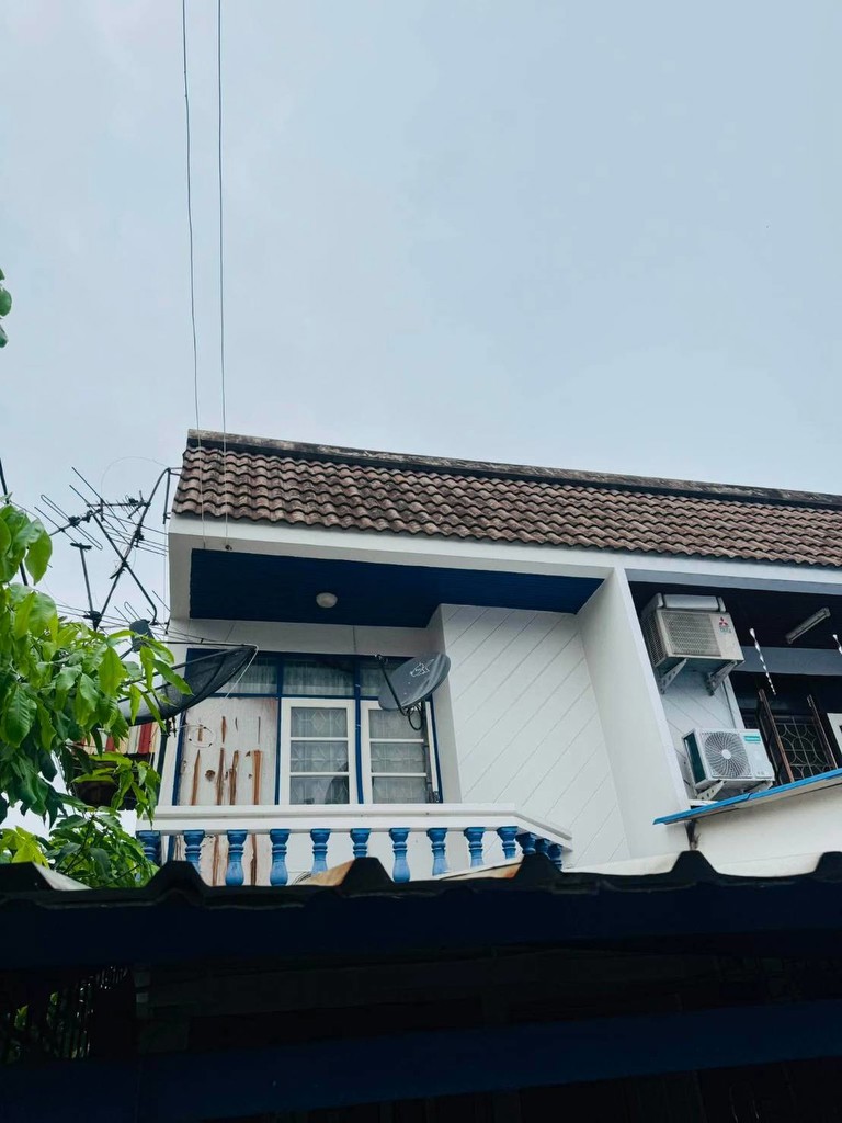 ขายถูกมาก!! ทาวน์เฮ้าส์ 2 ชั้น หลังริม ม.รินทร์ทอง เฟส 1 ทำเลทอง ซอยสุขุมวิท115 เพียง 2 นาทีถึง BTS