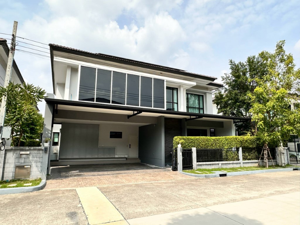 ขายถูกมาก!! บ้านเดี่ยว 2 ชั้น ม.เดอะซิตี้ พัฒนาการ 97 แต่งสวยทั้งหลัง ทำเลทอง ใกล้โลตัส ซีคอน รถไฟฟ้