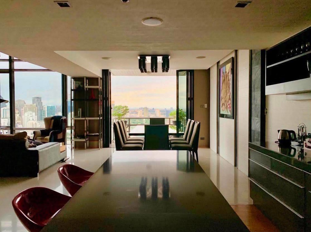 FOR RENT / FOR SALE All Seasons Mansion Condominium beautiful views, fully furnished, near Siam Para