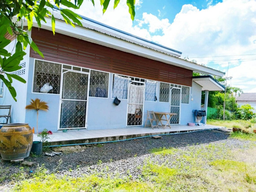 ขายถูกมาก!! บ้าน + บ้านเช่า 3 ห้อง บนที่ดิน 161 ตร.ว. อ.เมือง จ.บุรีรัมย์ ใกล้ม.ราชภัฏ วงเวียนช้าง ส