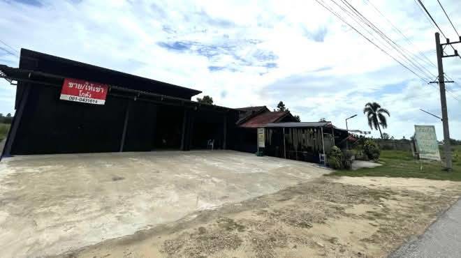 ถูกที่สุดในย่านนี้!! บ้าน+โกดัง+ที่ดิน ขนาด 11ไร่ 1งาน ติดถนน อ.คลองขลุง กำแพงเพชร ใกล้ปั๊มปตท.ท่ามะ