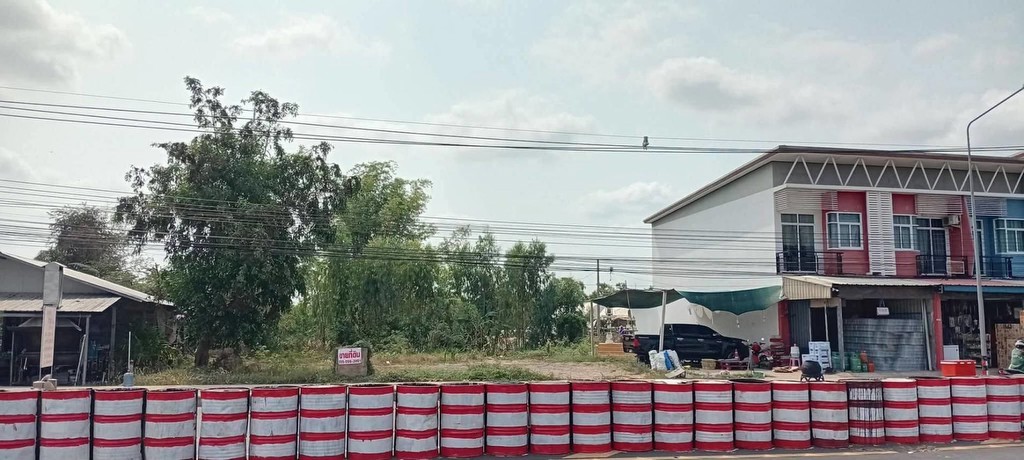 ขายถูกมาก!! ที่ดิน 3 แปลง 56 57 79 ตร.ว. ติดถนน 4 เลน ทำเลทอง อ.ไพรบึง จ.ศรีสะเกษ ใกล้ตลาด โรงพยาบาล