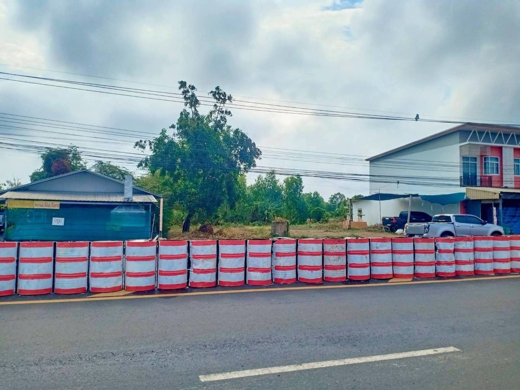 ขายถูกมาก!! ที่ดิน 3 แปลง 56 57 79 ตร.ว. ติดถนน 4 เลน ทำเลทอง อ.ไพรบึง จ.ศรีสะเกษ ใกล้ตลาด โรงพยาบาล