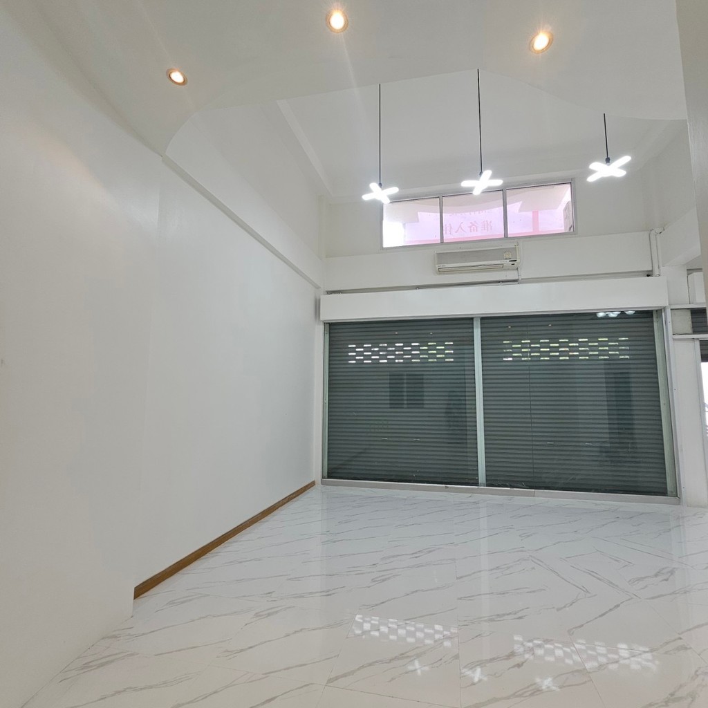 โอกาสลงทุนทำเลศักยภาพ เมืองภูเก็ต | ขาย–เช่า อาคารพาณิชย์ 2 คูหา Renovate ใหม่  พร้อมใช้งาน