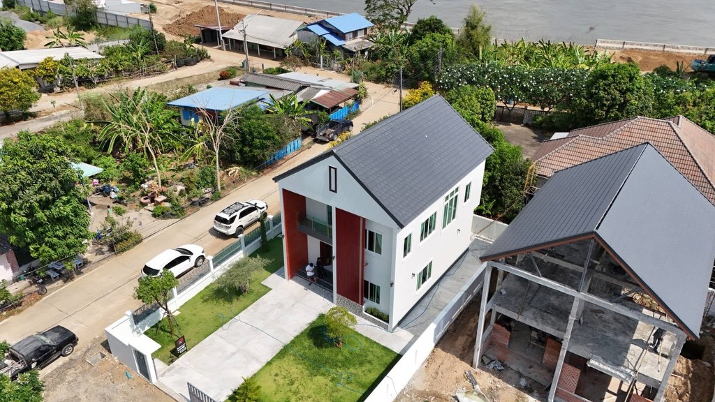 ขายถูกมาก!! บ้านเดี่ยว 2 ชั้น สร้างใหม่ ทำเลทอง อ.เมือง จ.นครสวรรค์ ติดแม่น้ำปิง ใกล้บิ๊กซี แม็คโคร