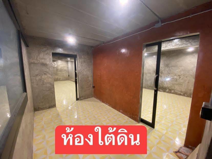ขายถูกมาก ต่ำกว่าประเมิน!! บ้านเดี่ยว 3 ชั้น พร้อมที่ดิน 180 ตรว. ติดถ.เพชรเกษม ใกล้โรบินสัน เพชรบุร