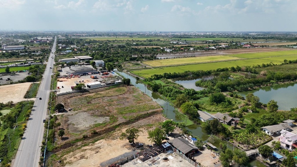 ขายถูกมาก!! ที่ดิน 6 ไร่ ทำเลทอง ติดถนนเลียบคลองมอญ ลาดกระบัง กทม. ใกล้มอเตอร์เวย์ นิคม สนามบินสุวร
