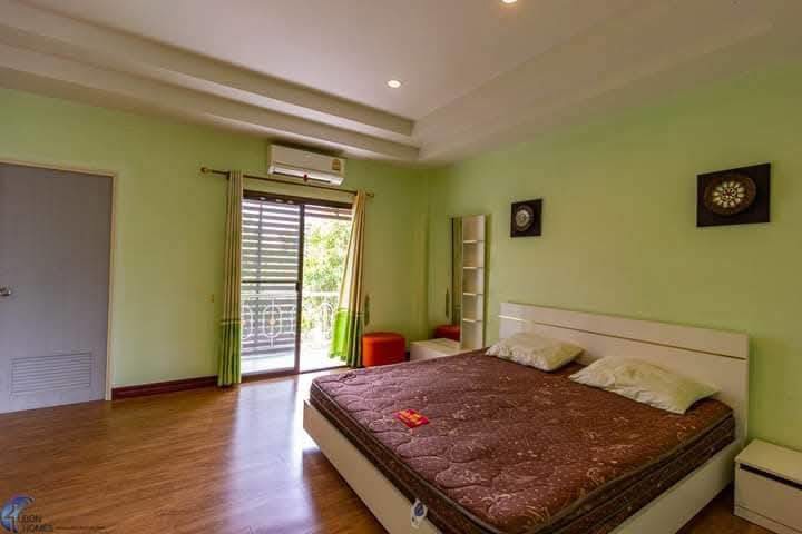 ขายถูกมาก!! ที่ดิน + ทาวน์โฮม 2 ชั้น 4 หลัง + บ้านชั้นเดียว 2 หลัง อ.เมือง อุบลราชธานี ใกล้บิ๊กซี แม