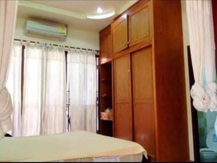 ขายถูกมาก!! ที่ดิน + ทาวน์โฮม 2 ชั้น 4 หลัง + บ้านชั้นเดียว 2 หลัง อ.เมือง อุบลราชธานี ใกล้บิ๊กซี แม