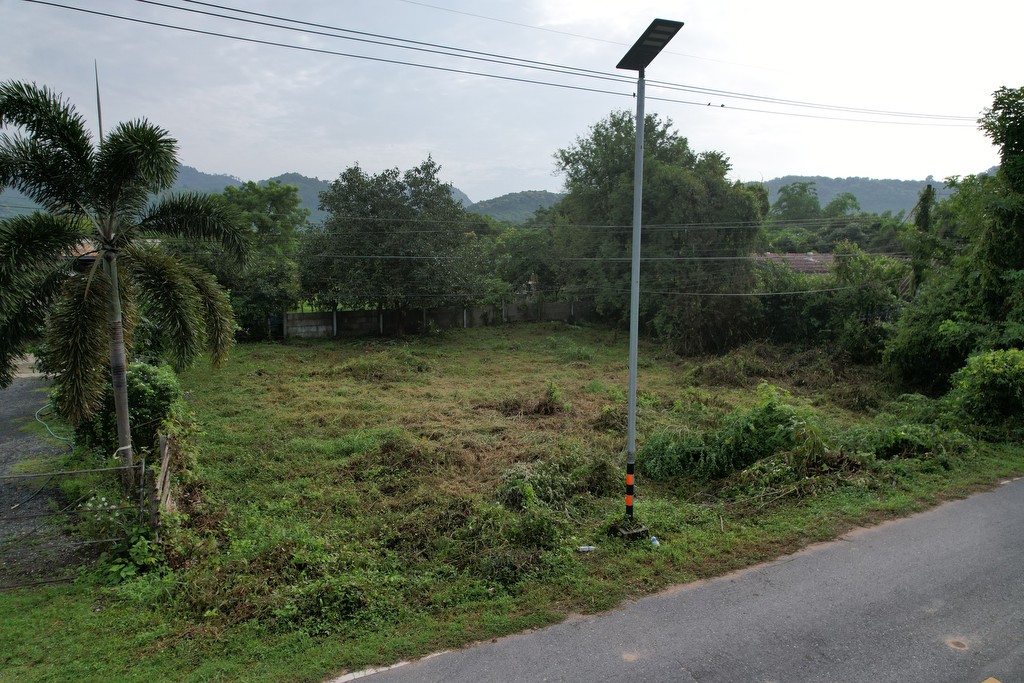 ขายที่ดิน 172 ตร.ว. มีโฉนด ติดถนนลาดยาง พื้นที่ชุมชน รูปที่ดินสี่เหลี่ยมจัตุรัส สวย