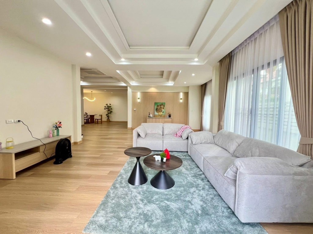 ขายบ้านเดี่ยวหลังใหญ่ 2 ชั้น บ้านตรงข้ามสวนหมู่บ้านบ้านราชพฤกษ์ (รามคำแหง-สุวินทวงศ์) ถนนสุวินทวงศ์