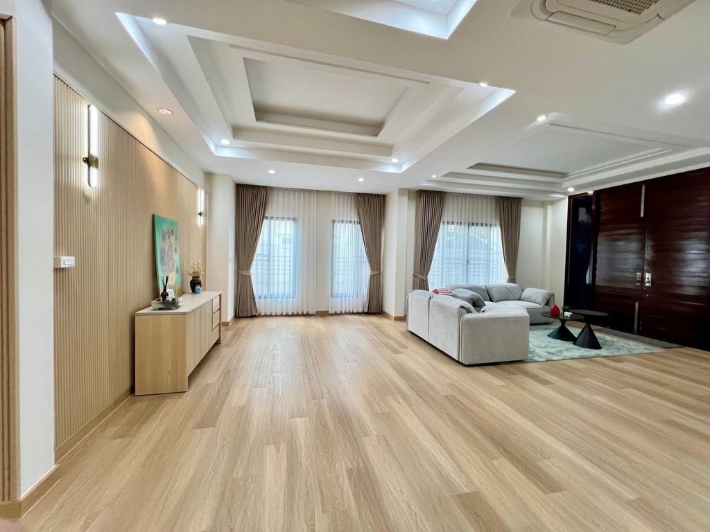 ขายบ้านเดี่ยวหลังใหญ่ 2 ชั้น บ้านตรงข้ามสวนหมู่บ้านบ้านราชพฤกษ์ (รามคำแหง-สุวินทวงศ์) ถนนสุวินทวงศ์
