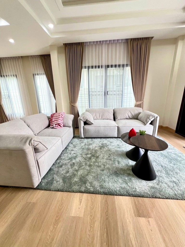 ขายบ้านเดี่ยวหลังใหญ่ 2 ชั้น บ้านตรงข้ามสวนหมู่บ้านบ้านราชพฤกษ์ (รามคำแหง-สุวินทวงศ์) ถนนสุวินทวงศ์
