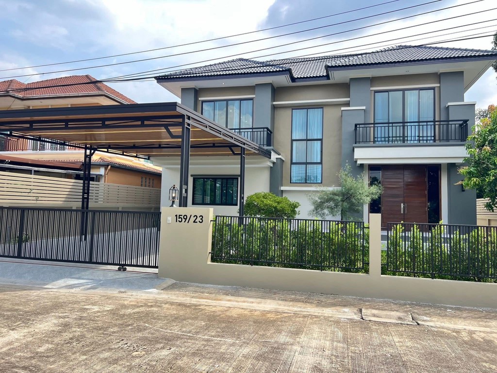 ขายบ้านเดี่ยวหลังใหญ่ 2 ชั้น บ้านตรงข้ามสวนหมู่บ้านบ้านราชพฤกษ์ (รามคำแหง-สุวินทวงศ์) ถนนสุวินทวงศ์