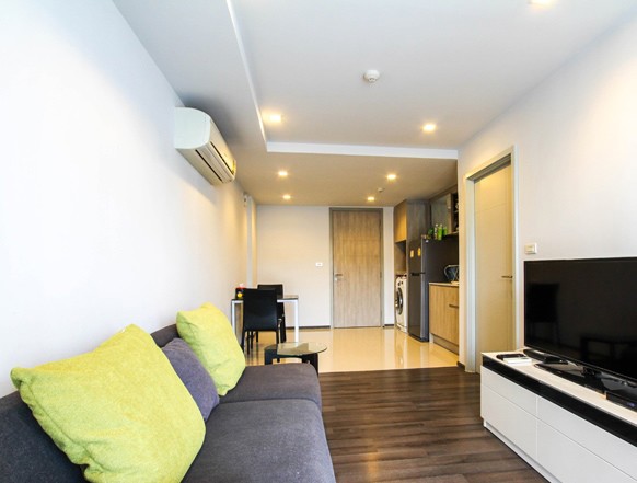 Top-Floor Feel, 47 sqm 1bed - Unblocked City View, 4 Min Walk to BTS